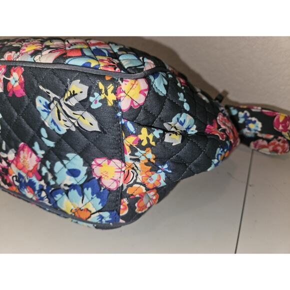 NWOT! Vera Bradley On The Go Quilted Handbag Floral Pattern 13x10x5 - Picture 8 of 11